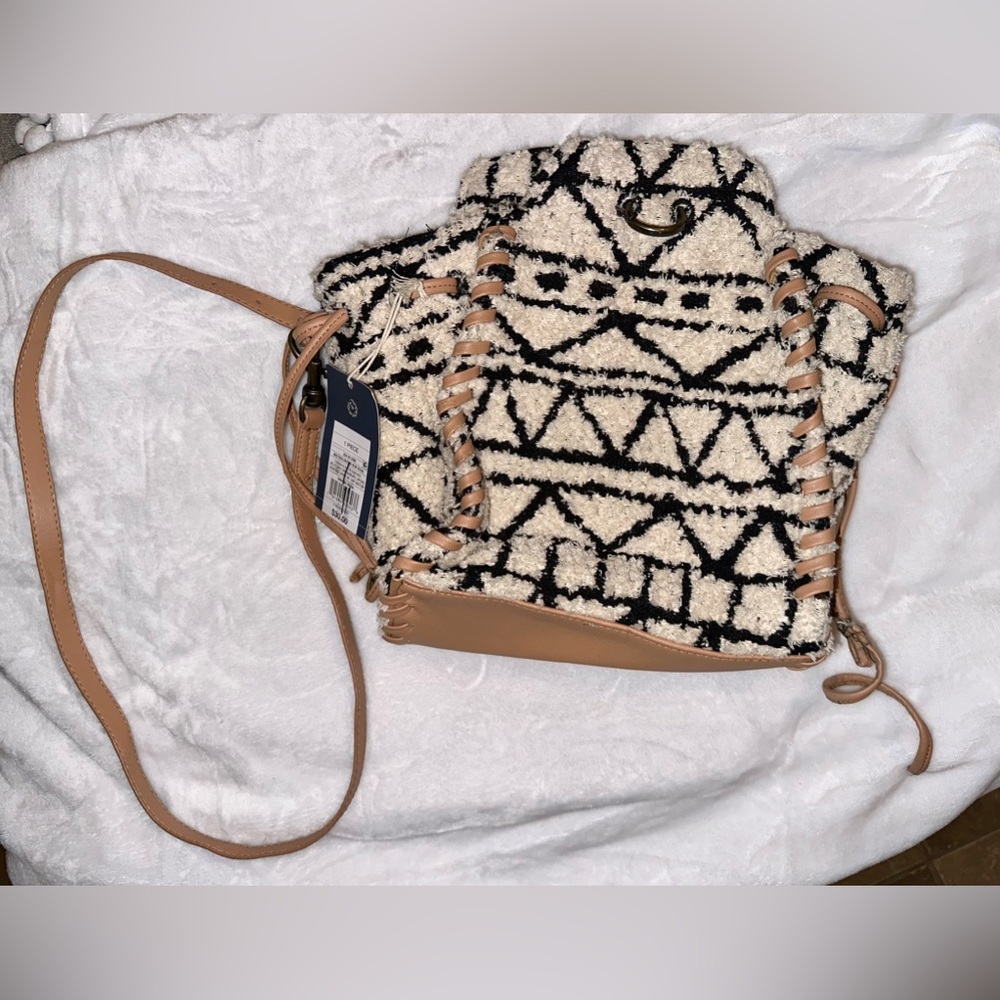 Universal Thread Crossbody Bag